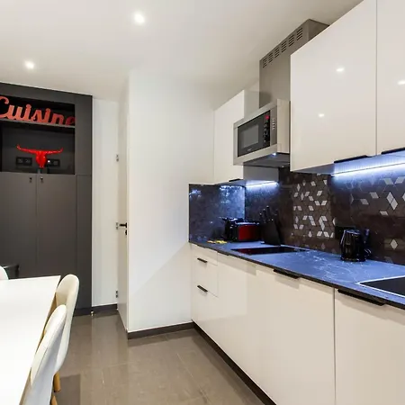 Magnificent - 2br-6p - Republique