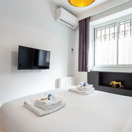 Magnificent - 2br-6p - Republique